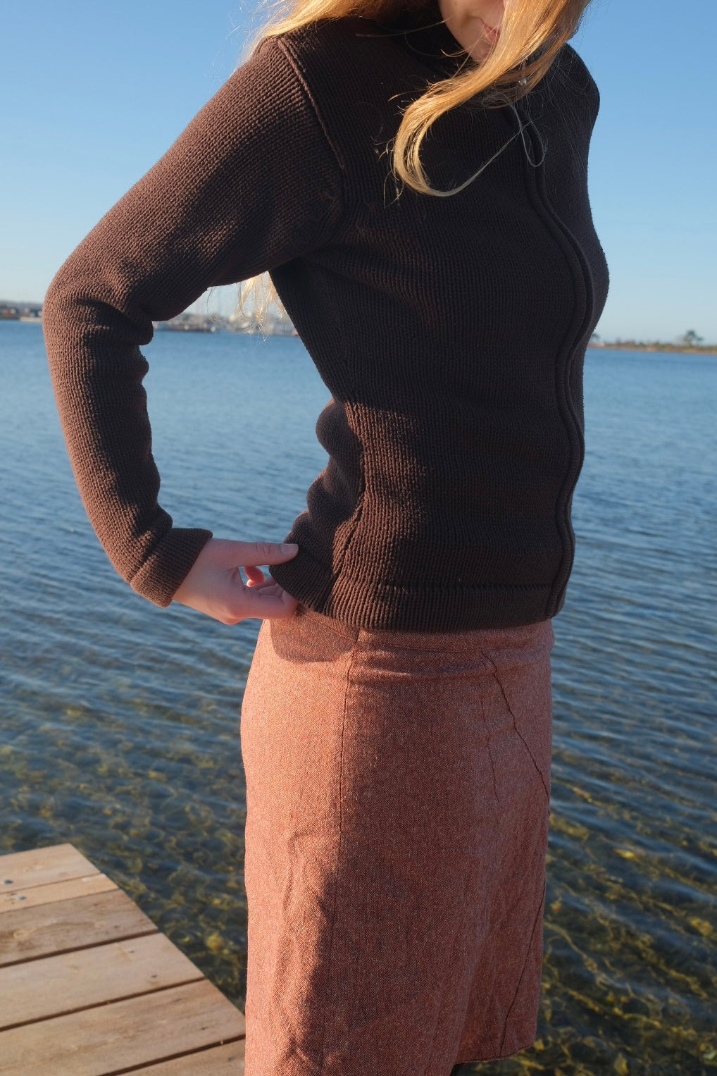 Brown knitted sweater with zipper