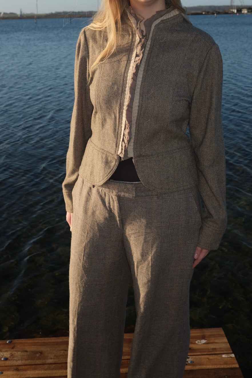 Grey wool blazer with hooks