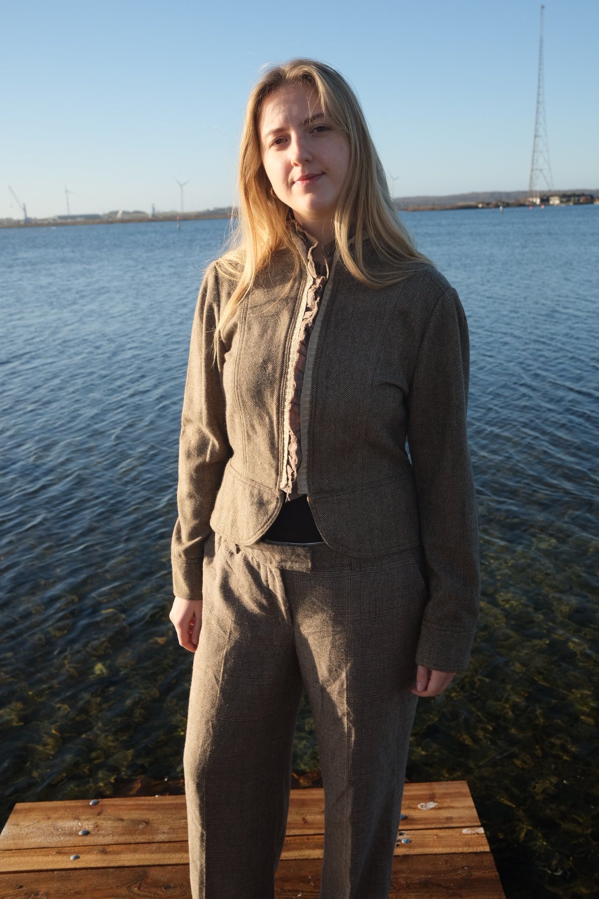 Grey wool blazer with hooks