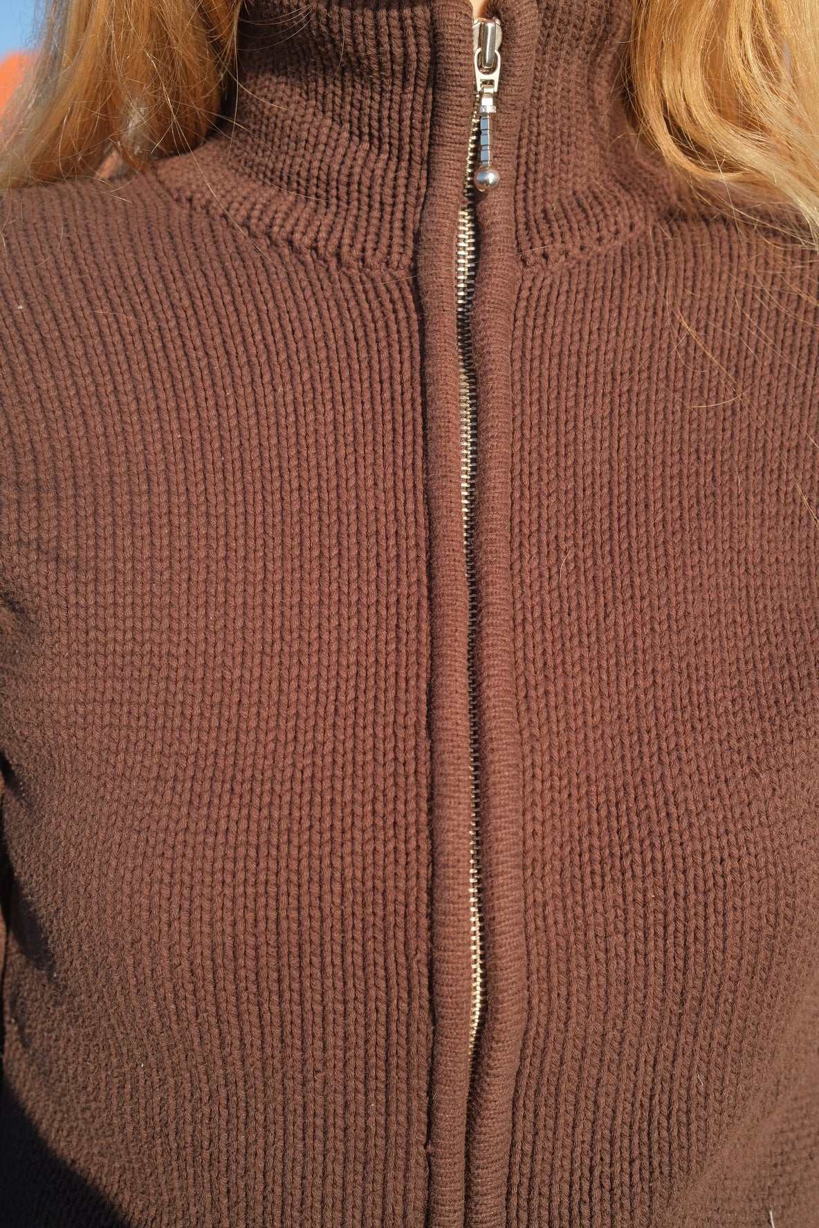 Brown knitted sweater with zipper