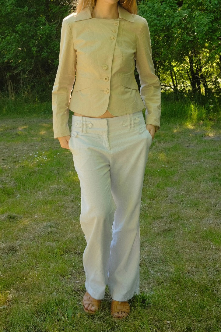 Blazer med asymmetrisk lukning