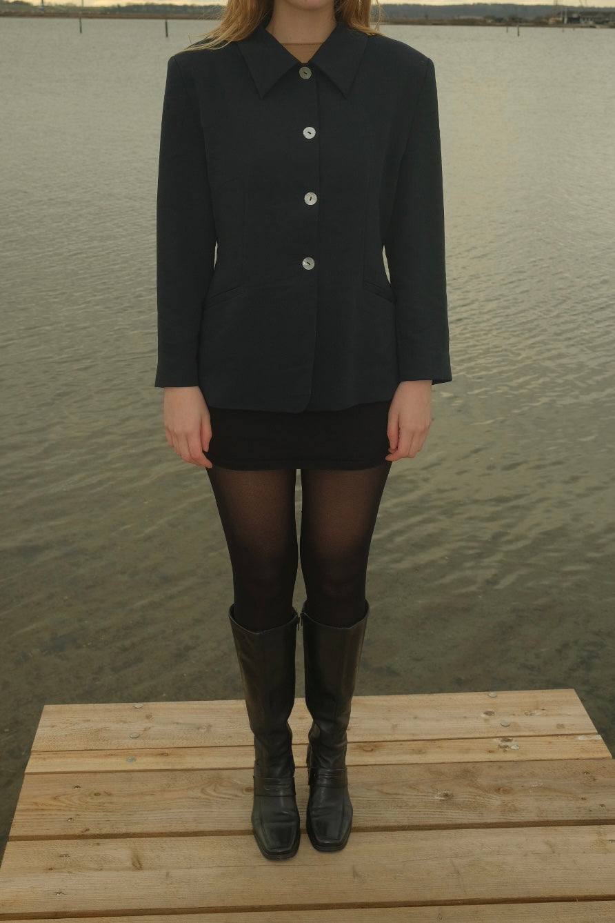 Blue blazer with mother-of-pearl buttons
